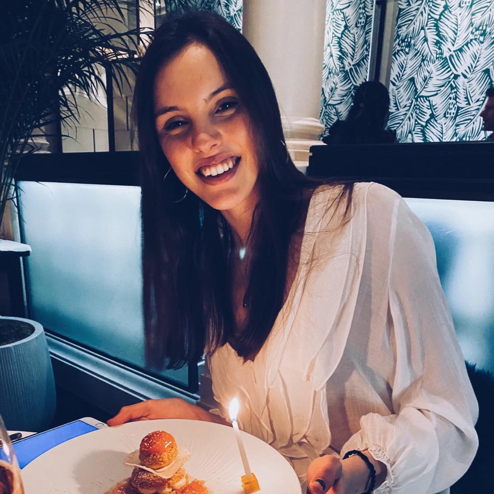 Meet your Posher, Téa